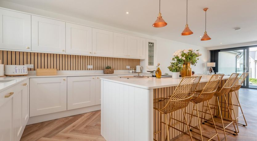 Photo of 4 Bed in Bournemouth