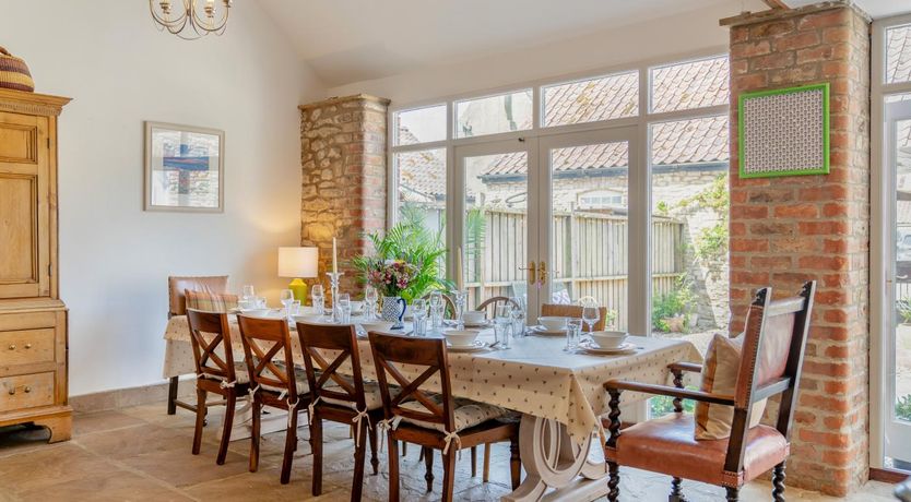 Photo of 4 Bed in Cawton