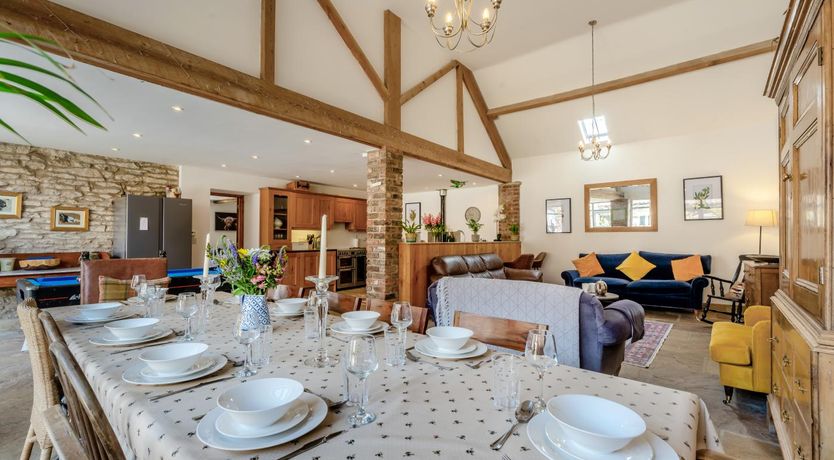 Photo of 4 Bed in Cawton