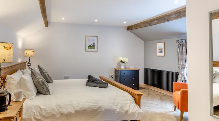 Photo of 2 Bed in Summerbridge