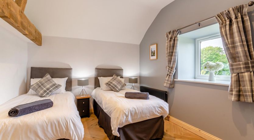 Photo of 2 Bed in Summerbridge
