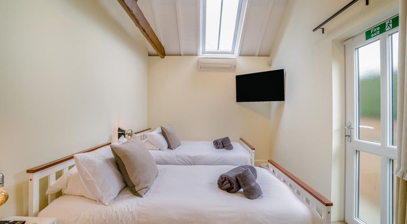 Photo of 2 Bed in Bournemouth