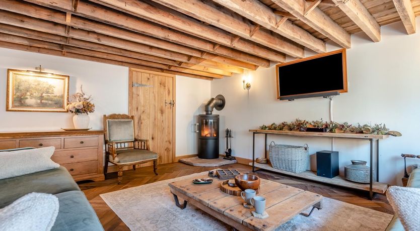 Photo of 4 Bed in Moccas