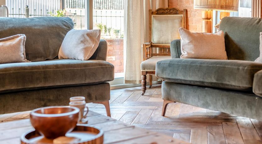 Photo of 4 Bed in Moccas