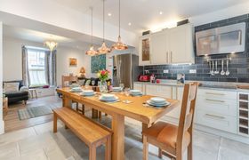 Photo of 4-bed-in-st-ives-6
