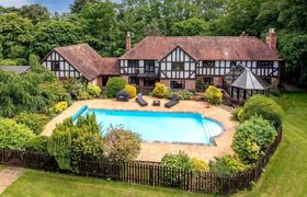 Photo of 6-bed-in-taunton