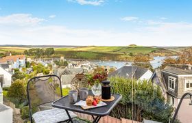 Photo of 4-bed-in-salcombe