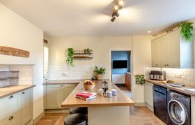 Photo of 7-bed-in-ilfracombe
