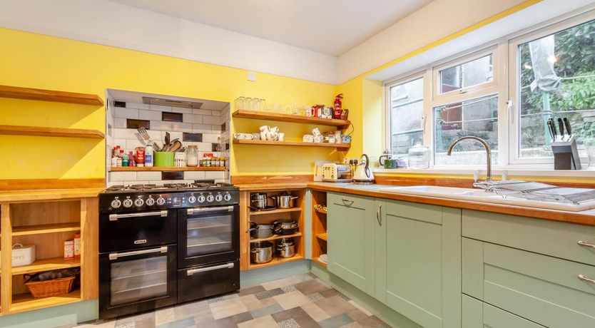 Photo of 3 Bed in Ilfracombe