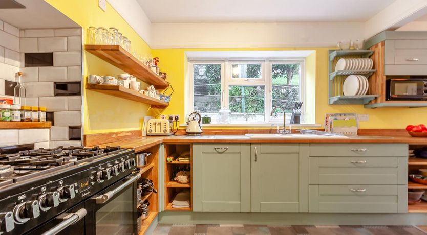 Photo of 3 Bed in Ilfracombe