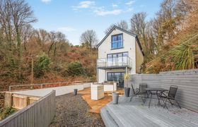 Photo of 4-bed-in-goodwick