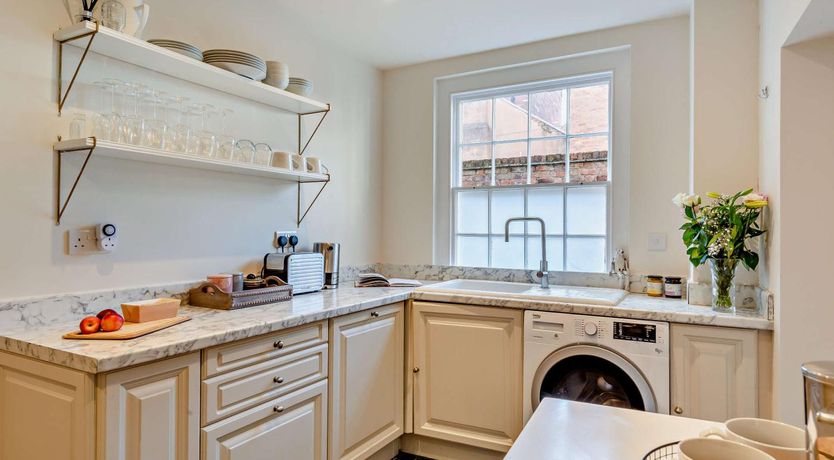 Photo of 2 Bed in Chester