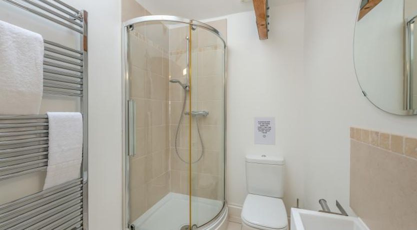 Photo of 6 Bed in Dartmouth