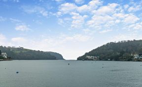 Photo of 6 Bed in Dartmouth