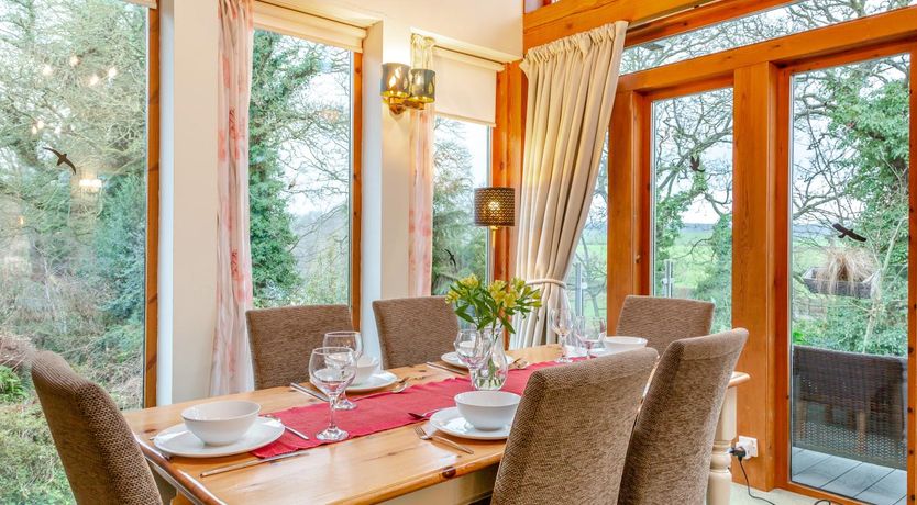 Photo of 4 Bed in Kelso