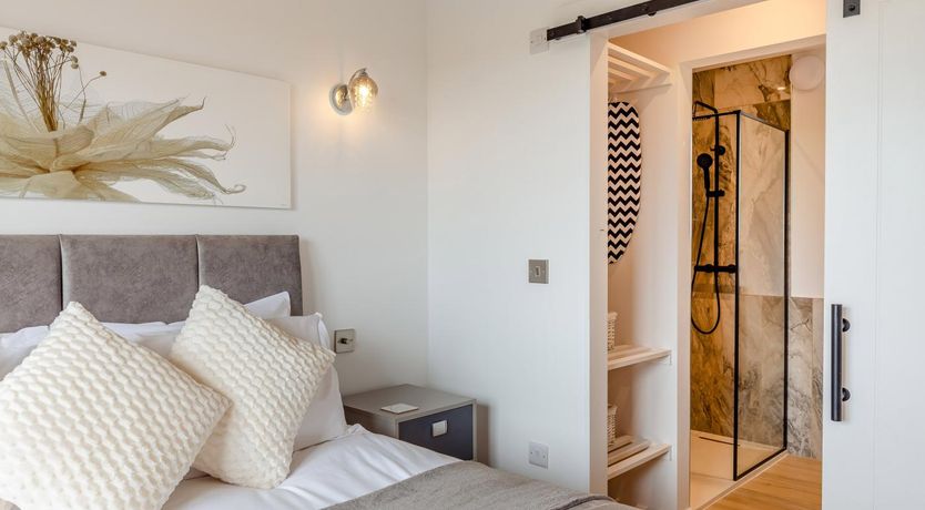 Photo of 2 Bed in Sennen