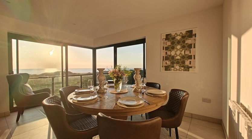 Photo of 4 Bed in Aberdovey