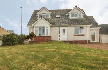 5 Cae Derwydd Holiday Home