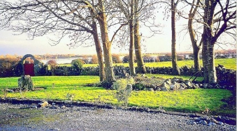 Photo of Lakeside Cottage