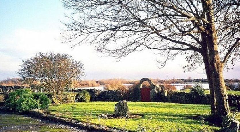 Photo of Lakeside Cottage