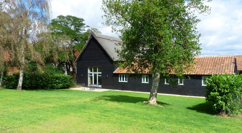 Photo of Burtons Farm Barn