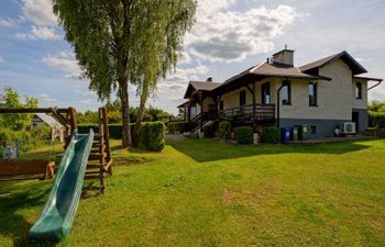 Trzy Brzozy Holiday Home