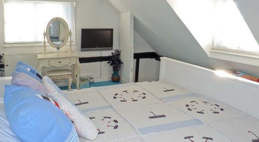 Photo of Little Thatch