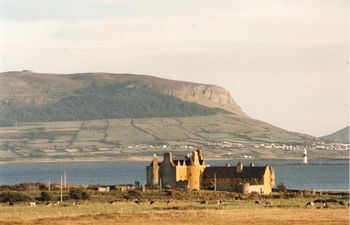 Ardtarmon Castle Apartment