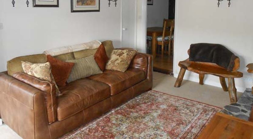 Photo of Tuckermarsh Quay River Cottage 2