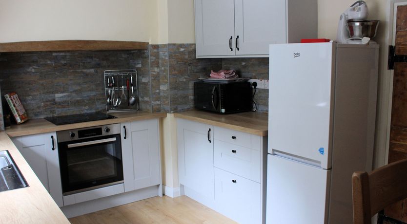 Photo of Tuckermarsh Quay River Cottage 2