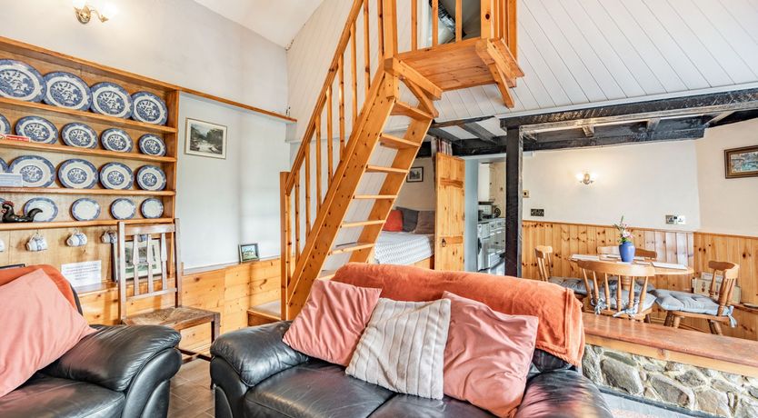 Photo of Henrhiw Bach