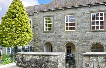 Riverside Walk Holiday Cottage