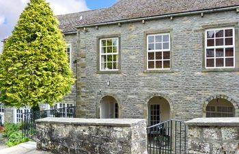 Riverside Walk Holiday Cottage