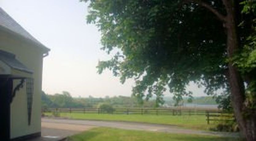 Photo of Lakeside Cottages