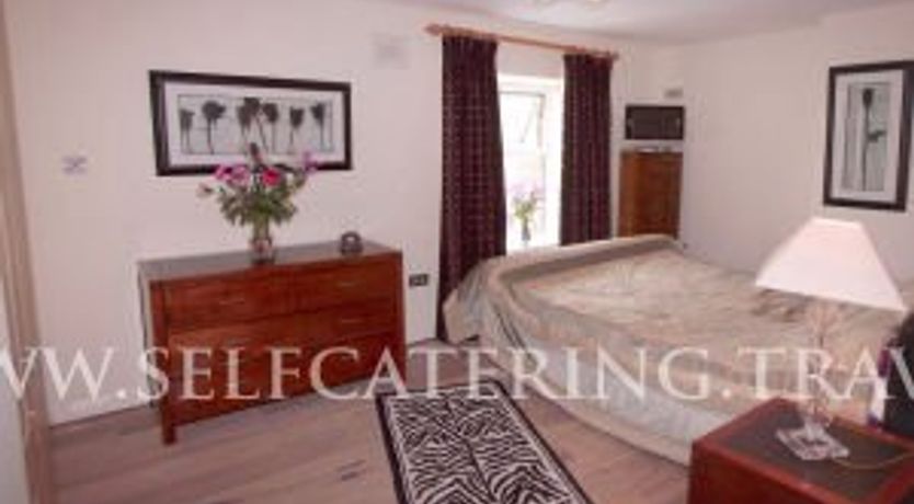 Photo of Ashmount Court