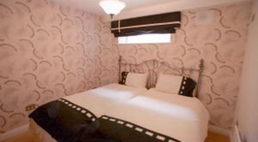 Photo of Ashmount Court